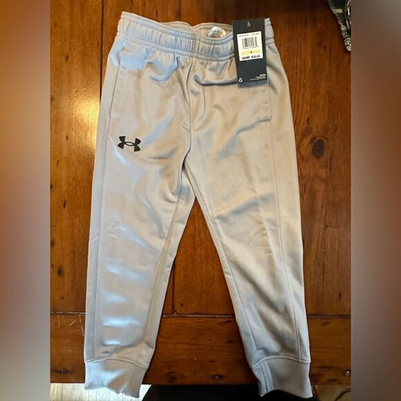 NWT Under Armour Sweatpants Jogger Style - Picture 1 of 2
